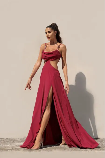 Vestido Longo Marsala Com Recortes Laterais E Fenda